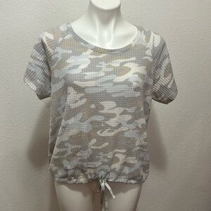 Peyton Primrose Soft Army Tshirt Sz L